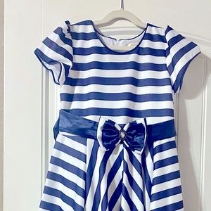Girls cap sleeve dress
